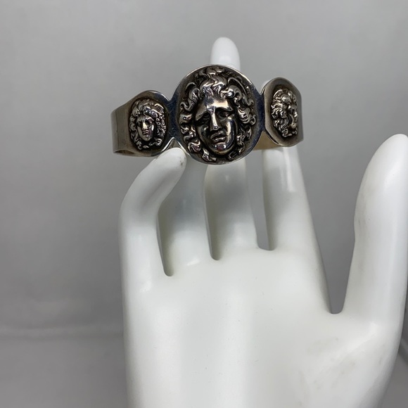 Stunning Art Nouveau sterling cherub bracelet - Picture 3 of 15